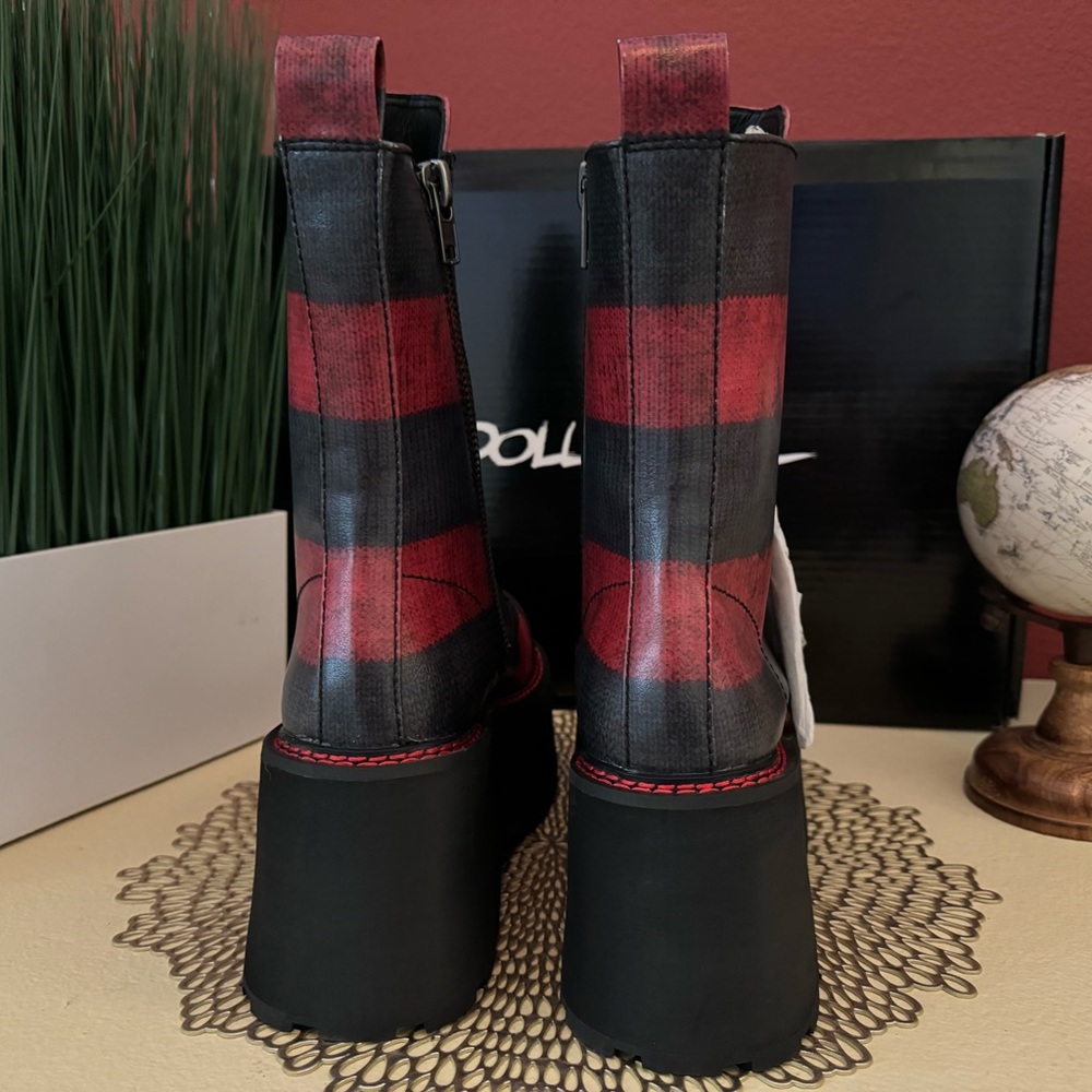 ✨SOLD✨Dolls Kill X WB Horror Total Slasher Platform Boots ✨New✨ - Picture 4 of 9